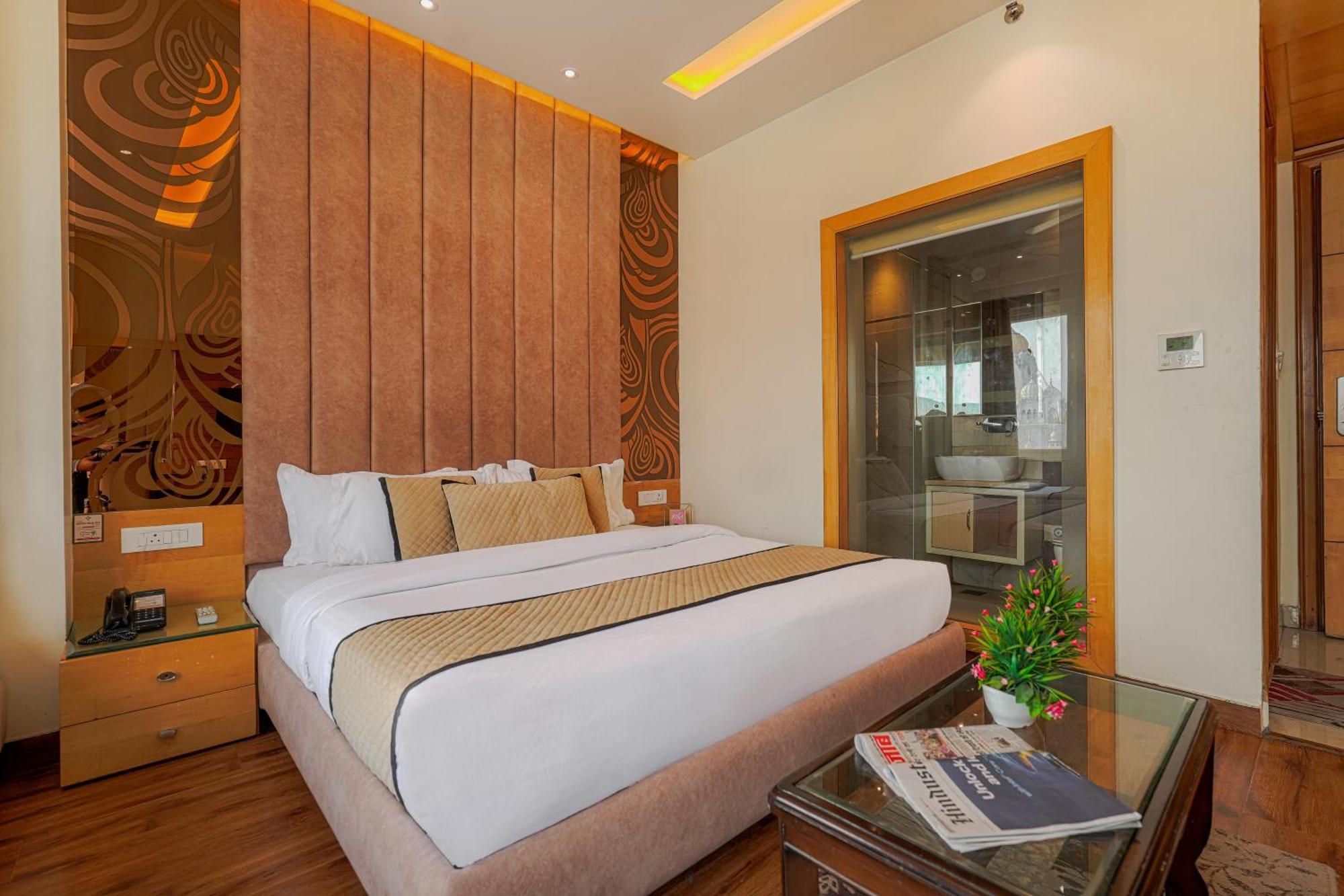 Csjs Inn Hotel Amritsar Exterior foto